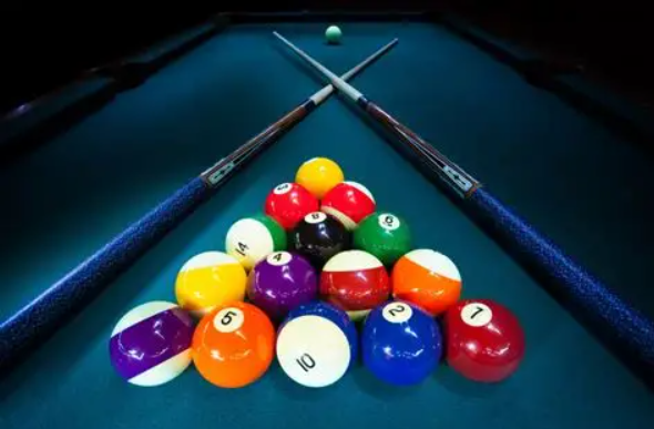 POOL TABLE